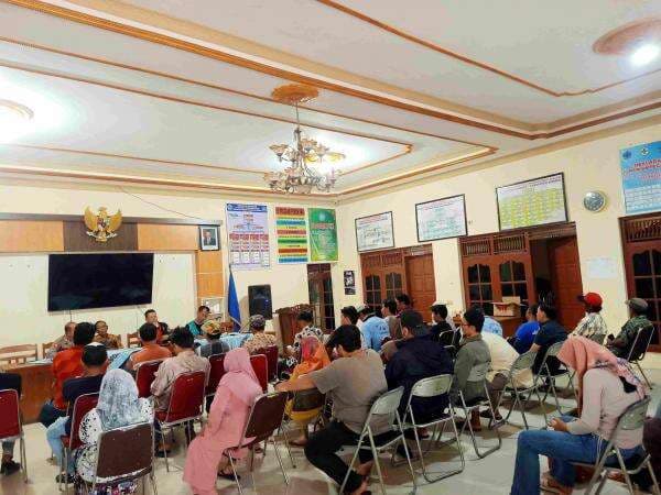 Tolak Keberadaan Minimarket Modern, Warga Randusaga Kulon Brebes Gelar Audiensi