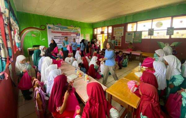 PT SBP Dukung Program Asta Cita Presiden dengan Bagikan Makanan dan Susu Gratis di Konawe Utara