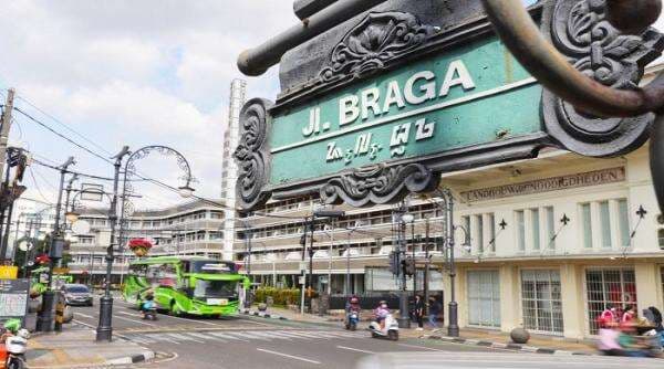 Polisi Buru Pelaku yang Diduga Lecehkan Turis Singapura di Braga Bandung 