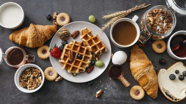 Alasan Tubuh Ingin Sarapan Makanan Manis dan Ini 4 Cara Mengatasinya
