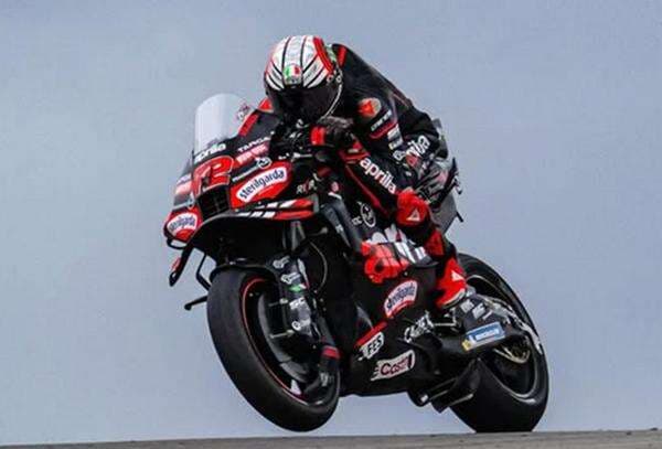 Hasil Kualifikasi MotoGP Valencia 2025: Marco Bezzecchi Rebut Pole Position, Francesco Bagnaia Terlempar Ke-16!