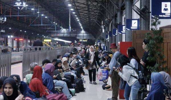 Banjir Meluas di Sejumlah Titik, KAI Batalkan 38 Perjalanan KA