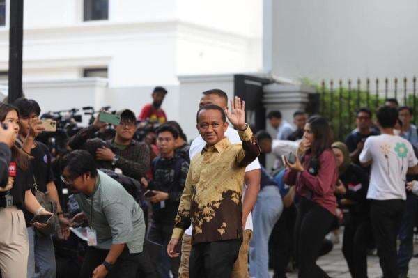 Rayu Trump, Bahlil Sebut RI Akan Tambah Impor Minyak dan LPG dari AS Rayu Trump, Bahlil Sebut RI Akan Tambah Impor Minyak dan LPG dari AS