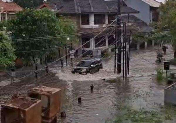 Banjir Rendam Sejumlah Perumahan di Tangsel, Berikut Lokasinya Banjir Rendam Sejumlah Perumahan di Tangsel, Berikut Lokasinya
