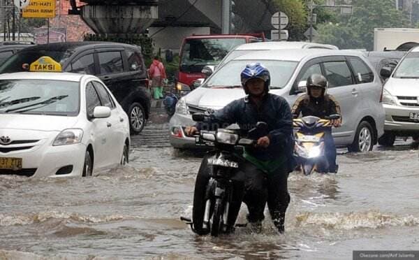 Banjir Rob Rendam 6 RT di Jakut, Ketinggian Setengah Meter