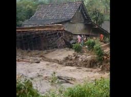 Banjir Bandang Terjang Lereng Gunung Argopuro Bondowoso, 12 Rumah Rusak