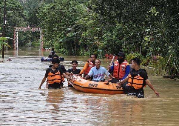 Banjir Terjang Bandar Lampung, BNPB: 3 Orang Meninggal Akibat Terseret Arus