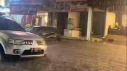 Jakarta Diguyur Hujan Deras, Kelapa Gading Banjir