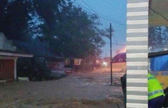 Diguyur Hujan Seharian, 2 Kecamatan di Malang Diterjang Banjir