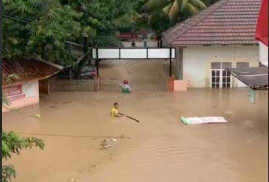 Banjir hingga Tanah Longsor Melanda Sukabumi, BPBD: 26 Wilayah Terdampak