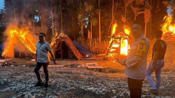 Polisi Bakar Habis Sarang Narkoba di Langkat dan Deliserdang, 47 Orang Diamankan