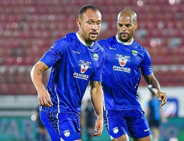 Bojan Hodak Tegaskan Persib Bandung Tak Masalah dengan Jadwal Padat, Siap Menggila Lawan Port FC!