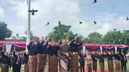 Hadiri HUT Karanganyar ke 107, Mangkunegara X Ikut Lepaskan Burung Derkuku Bareng PJ Bupati