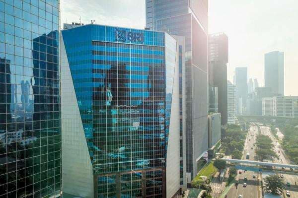 BRI Dinobatkan sebagai Bank of The Year 2025, Arah Baru Transformasi Diapresiasi Global