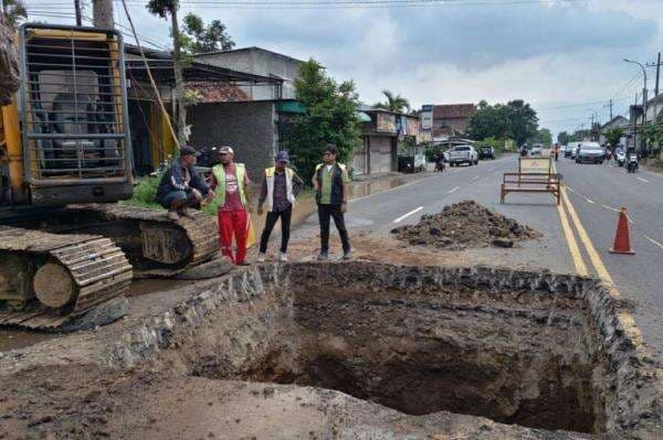 Viral Lubang Besar di Jalan Ponorogo-Madiun, Bekas Gorong-Gorong Peninggalan Belanda