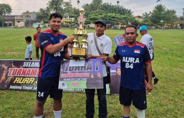 Open Turnamen U-40 Piala Aura 84 Berakhir, Kesebelasan Polres Aceh Singkil Juara 1