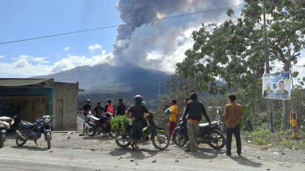 Semakin Parah, Lewotobi Muntahkan Awan Panas Setinggi 5000 Meter, Warga Panik