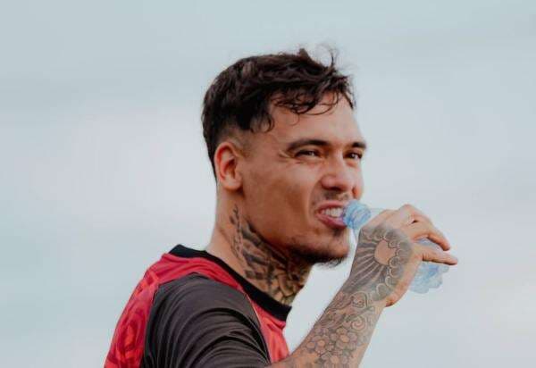 Shayne Pattynama Bocorkan Isi Percakapan Tatap Muka dengan Pelatih Timnas Indonesia John Herdman