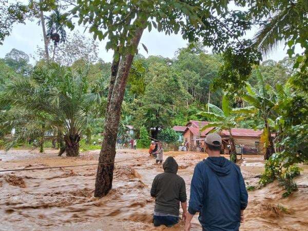 Komdigi Siagakan 10 Satelit Internet Darurat di Lokasi Banjir Sumatra