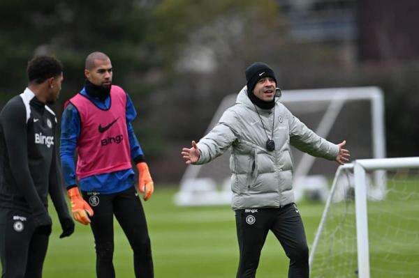 Chelsea Tuntaskan Transfer Pertama di Era Liam Rosenior, Satu Gelandang Dilepas
