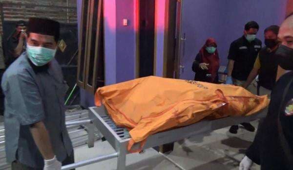 Pria di Ponorogo Ditemukan Tewas Didalam Rumahnya, Mulut Berbusa Pria di Ponorogo Ditemukan Tewas Didalam Rumahnya, Mulut Berbusa