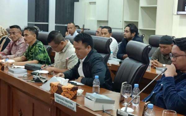 Mengadu ke DPR, Pedagang Minta Usaha Thrifting Dilegalkan