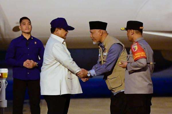 Tiba di Sumbar, Prabowo Tinjau Kembali Pemulihan Infrastruktur Terdampak Banjir