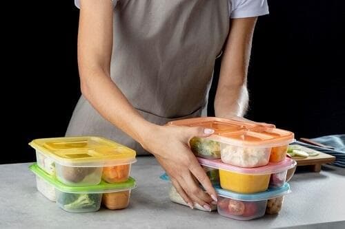 Cerita Ibu-Ibu Kenang Tupperware yang Kini Bangkrut