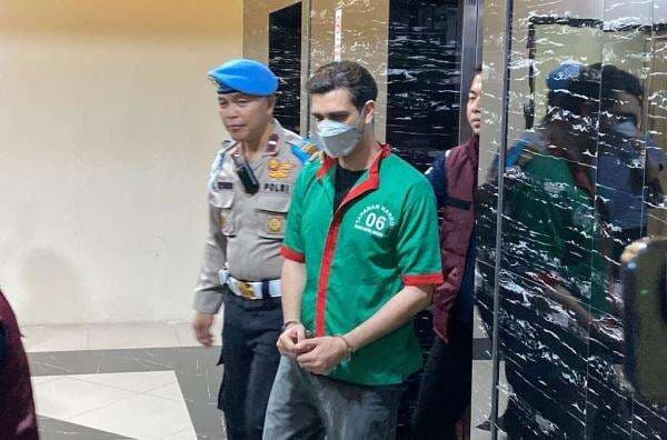 Ditangkap Kasus Narkoba, Begini Penampakan Fachri Albar Pakai Baju Tahanan Ditangkap Kasus Narkoba, Begini Penampakan Fachri Albar Pakai Baju Tahanan