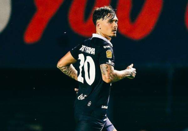 Adu Gaji Shayne Pattynama di Buriram United dengan Persija Jakarta, bak Bumi dan Langit?