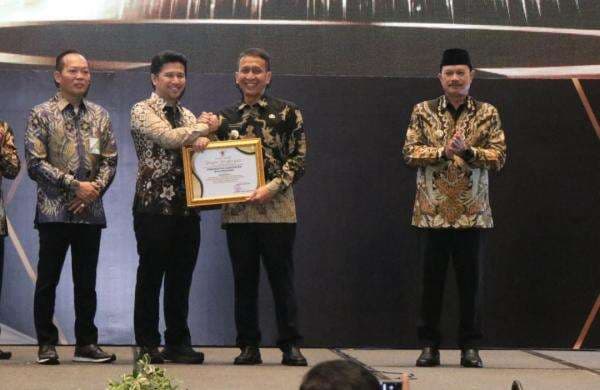 Lindungi Pekerja Rentan, Bojonegoro Raih Peringkat 1 Paritrana Award