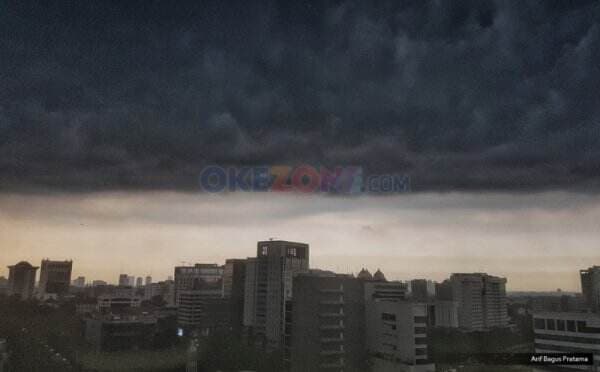 Dua Bibit Siklon Tropis Dekati Indonesia, BMKG Peringatkan Cuaca Ekstrem