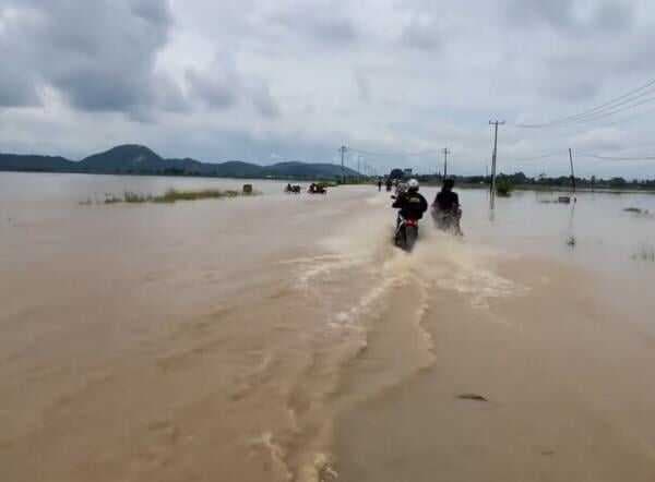 Banjir Hambat Akses Pelayanan Kesehatan di Pekon Parerejo, Pringsewu