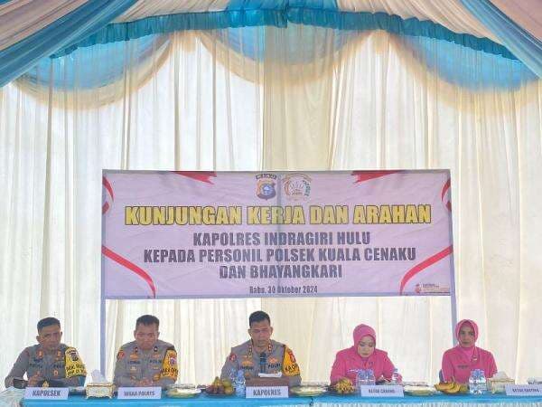 Kapolres Inhu Kunjungi Kuala Cenaku, Ingatkan Bhayangkari Aktif di Pilkada