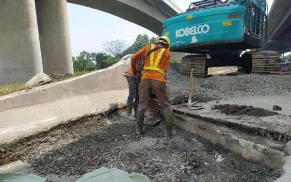 Jasa Marga Perbaiki Ruas Tol Cipularang dan Padaleunyi, Pengendara Diminta Waspada Jasa Marga Perbaiki Ruas Tol Cipularang dan Padaleunyi, Pengendara Diminta Waspada