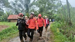 Detik-Detik Longsor Sapu Rumah Pak Carik dan Kafe di Petungkriyono, 17 Orang Tewas