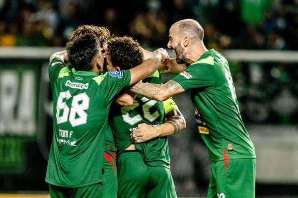 Derbi Jatim Memanas! Pelatih Persebaya Sebut Laga Lawan Arema Selevel El Clasico