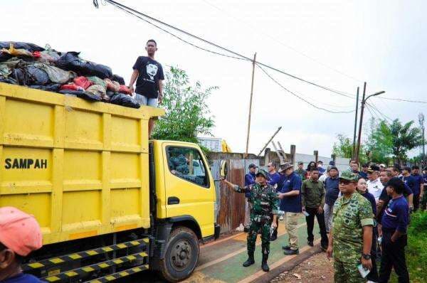 TNI hingga Pemkot Turun Tangan Atasi Tumpukan Sampah di Tangsel