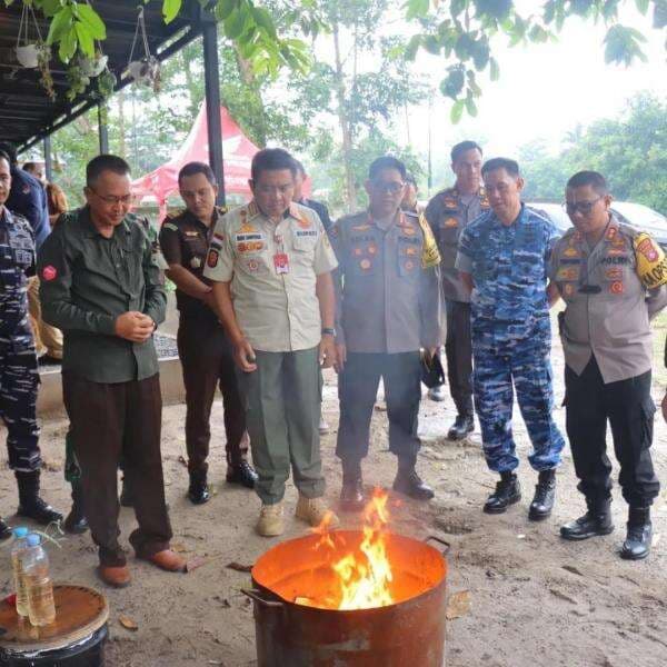 KPU Kobar Musnahkan Surat Suara Rusak dan Lebih Pilkada Serentak 2024 Disaksikan Forkominda