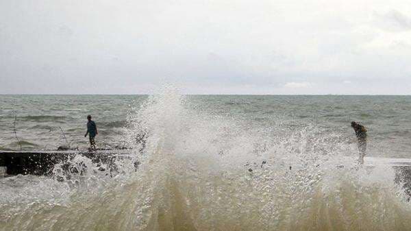 Bibit Siklon Tropis 93S di Selatan Jabar Picu Cuaca Ekstrem, Waspada Gelombang Tinggi