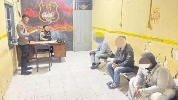 5 Fakta Debt Collector Ngamuk di Polsek Bukit Raya Pekanbaru, Nomor 3 Ngeri! 5 Fakta Debt Collector Ngamuk di Polsek Bukit Raya Pekanbaru, Nomor 3 Ngeri!