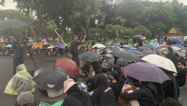 Kpopers Aksi Tolak PPN 12 di Depan Istana Negara: Pajak Ditinggikan tapi Penghasilan Rendah