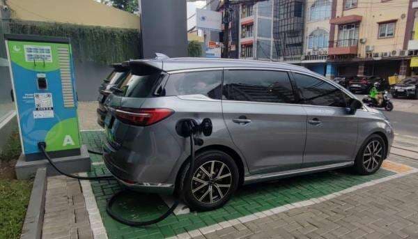 Tak Ada Insentif, Penjualan Mobil Listrik Tahun Depan Diprediksi Merosot