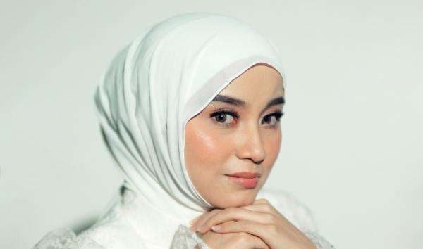 Cerita Spiritual Dinda Regina Nyanyikan Soundtrack Film Assalamualaikum Beijing 2 Cerita Spiritual Dinda Regina Nyanyikan Soundtrack Film Assalamualaikum Beijing 2