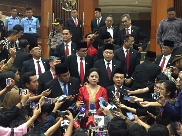 Ketua DPR Minta Pemerintah Pastikan Kesiapan Angkutan Umum Jelang Nataru