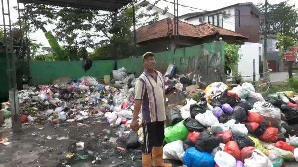 Tumpukan  Sampah Meluber di Kudus,  Akibat TPA Tanjungrejo Ditutup