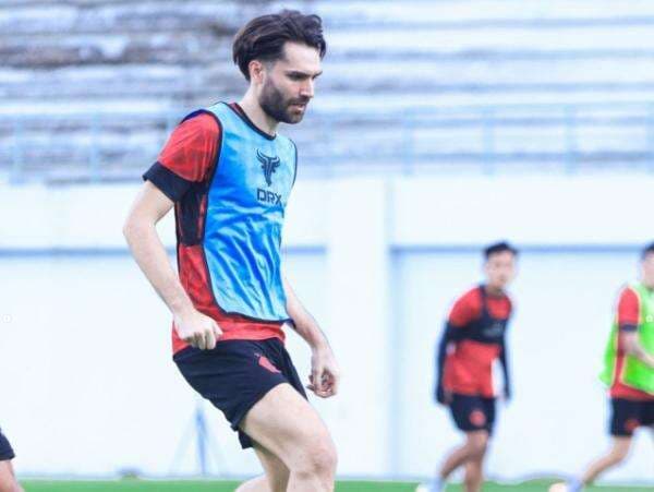 Ambisi Besar Jebolan Akademi Barcelona Bawa Persik Kediri Merangkak Naik di Klasemen Super League 2025-2026