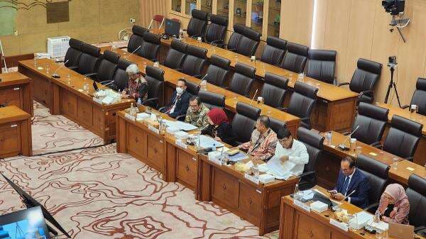 16 Calon Anggota Dewan Energi Nasional Ikuti Fit and Proper Test di DPR, Berikut Daftarnya