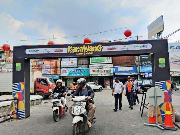 Tarif Parkir di Kuliner Malam Karawang Tinggi, Pengunjung Minta Pemkab Tindak Tegas Pelaku Pungli