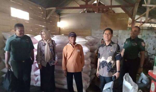 Sebut Tak Ada Kelangkaan, Pemkab Bojonegoro Pastikan Stok Pupuk Aman Sebut Tak Ada Kelangkaan, Pemkab Bojonegoro Pastikan Stok Pupuk Aman